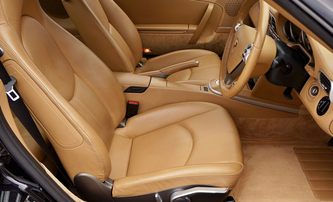 Les tapis de voiture sur mesure : pourquoi les acheter ?